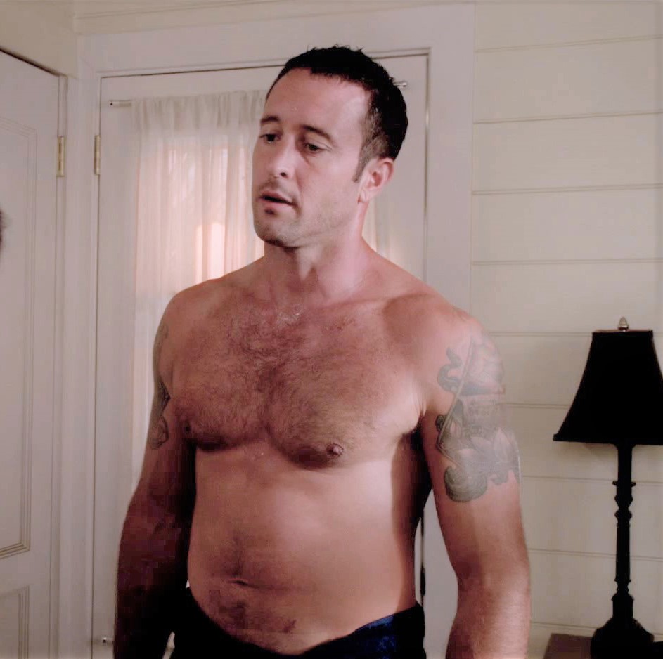 This image has an empty alt attribute; its file name is alex-oloughlin-as-steve-in-h50-s04e07.jpg